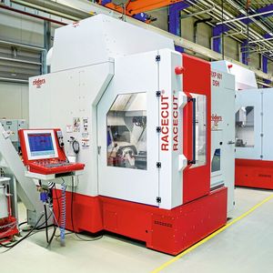 Die Röders HSC-5-Achs-Maschine RXP 601 DSH wurde für höchste Genauigkeitsanforderungen bei hohen Zerspanleistungen ausgelegt. (Bild:  Röders)