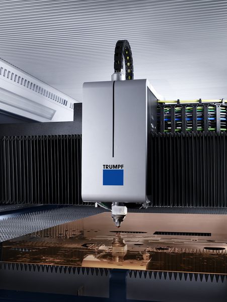 Wirtschaftliche Dünnblechbearbeitung: Universal-Schneideinheit TruLaser 5030 (Bild: Trumpf)