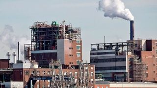 Die Tarifvertragsparteien BAVC und IG BCE wollen mit einer Vereinbarung die Liquidität der Unternehmen kurzfristig verbessern und die Beschäftigung der Arbeitnehmer sichern.  (gemeinfrei)