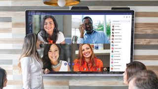 Das Windows Collaboration Display von Sharp liefert auf einer Displaydiagonale von 70 Zoll die 4K-Auflösung. Für die Touch-Erkennung nutzt es ein PCAP-Technik, für Videokonferenzen ist eine 4K-Kamera eingebaut. (Sharp)