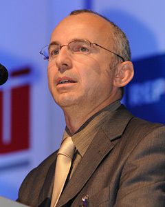 Reinhard Ott, Vorsitzender der Bundesfachgruppe Freie Werkstätten, bezeichnete die Euro-5/Euro-6-Verordnung als Meilenstein für die Freien Werkstätten. (Archiv: Vogel Business Media)