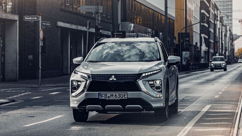 Der Absatz des Eclipse Cross Plug-in Hybrid ist eingebrochen. Ein Preisnachlass soll helfen.(Bild:  Mitsubishi)