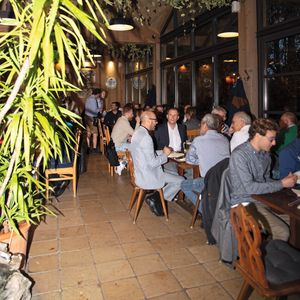 Zu einem gelungenen Förderprozessforen-Tag gehört das ungezwungene Get-Together und ins Gespräch Kommen einfach dazu… (Bild: Oxana Gruber Photography)