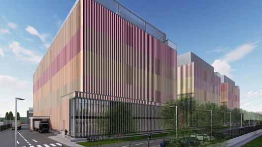 Blick auf die geplante Fassadengestaltung (Nordost) des Datacenter von der neu gegründeten Green Mountain KMW Data Center GmbH. (Bild:  KMW, TTSP)