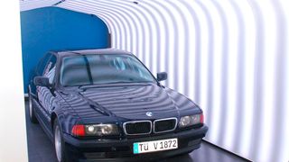 Der TÜV Rheinland will das Geschäft mit automatisierten Schadengutachten global aufstellen. In einem ersten Schritt soll mit dem Adomea Hagelscanner neue Märkte erschlossen werden. (Wenz / »kfz-betrieb«)