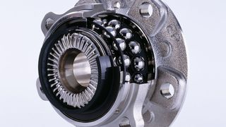 Das Radlager mit Stirnverzahnung verbindet Radlager und Gelenkglocke axial. Bilder: Schaeffler (Archiv: Vogel Business Media)