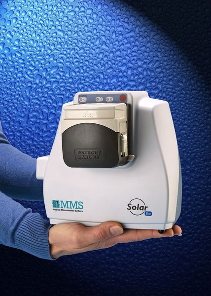Für die Diagnose von Blasen-Störungen wird die Blase künstlich mit einer Kochsalzlösung befüllt.  Dafür wird ein Urodynamiksystem werwendet. (Bild: Watson-Marlow)