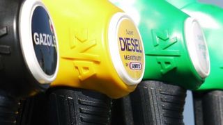 Die Deutsche Bundesstiftung Umwelt fördert ein Projekt, im Rahmen dessen die Produktion von Biodiesel aus Altspeisefetten mit überkritischem Methanol im Mikroreaktor entwickelt werden soll. (Bild: David Roumanet; CC0;)