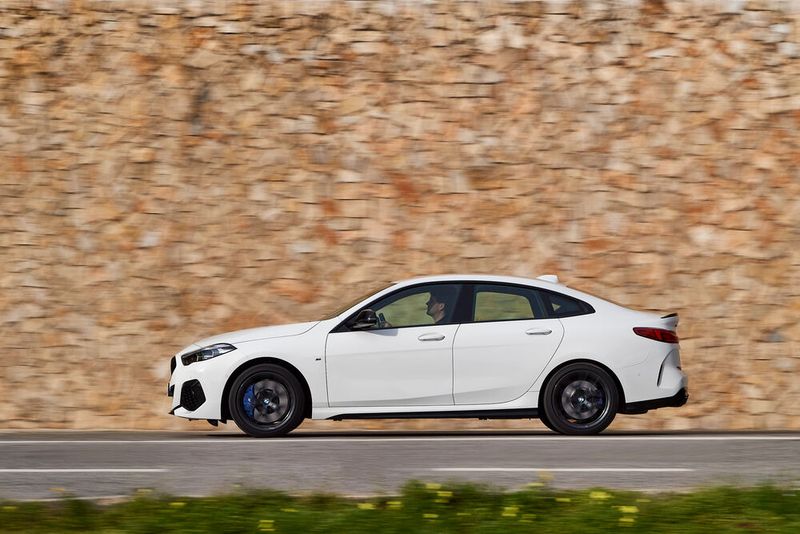 Mindestens 51.900 Euro kostet die Topversion M235i. (Bild: BMW)