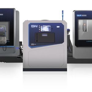 Die DNX 2100SB, DLX 150 und DVF 5000 2nd Gen decken DN Solutions breites Spektrum von der Dreh-Fräsbearbeitung über additive Fertigung bis zur 5-Achs-Zerspanung ab. (Bild: DN Solutions)