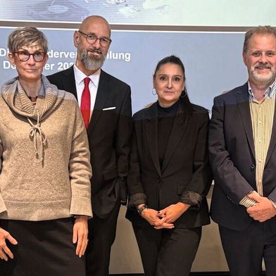 FBDi-Vorstände (v.l.n.r.): Boris Bardoukas (Vorstand), Dietlind Vinson (Vorstandsbeisitz), Thomas Gerhardt (Vorstandsvorsitz), Shirley Shirley Coblenzer (Vorstandsbeisitz), Brian Wilken (Vorstand), Helmut Müller (Vorstandsbeisitz) (Bild: FBDi)