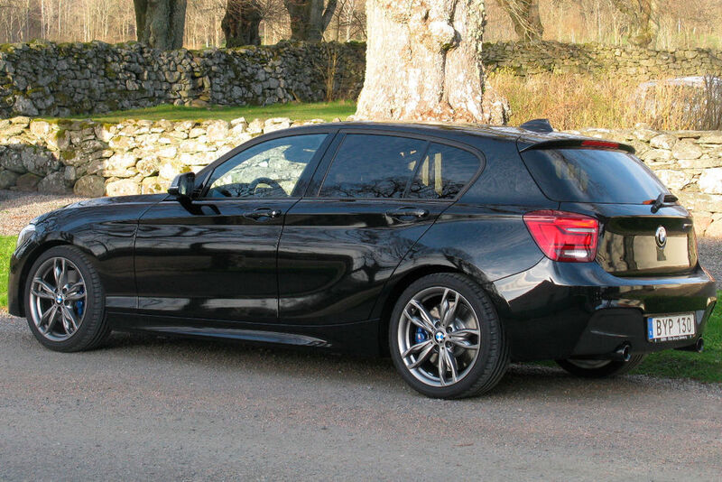 Platz 2: Der BMW M135i verbirgt ganze 320 PS hinter der kompakten Fassade. Dank eines Angebots-Preises von 36.631 Euro im Schnitt als Ein- bis Zweijähriger besetzt er komfortabel den zweiten Platz (114 Euro pro PS). (nakhon100)