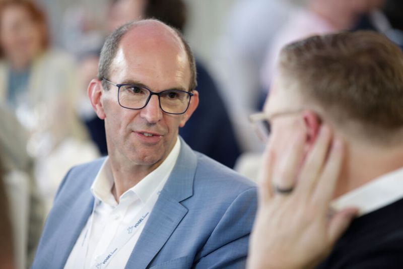 Holger Müller (Bechtle) diskutierte mit den Teilnehmern über die Zukunft der souveränen Cloud-Angebote. (Bild: Vogel IT-Medien)