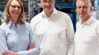 Erfolgreiches Team: Berit Stange, Christoph Gürtler (beide Covestro) und Professor Walter Leitner (RWTH Aachen) sind in der Endrunde für den Deutschen Zukunftspreis (von links). (Deutscher Zukunftspreis/ Ansgar Pudenz)