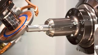 Feingewuchtete Schleifscheibenpakete sorgen beim Werkzeugschleifen für vibrationsfreien Lauf, höhere Genauigkeit und gesteigerte Produktivität. Haimer weiß, wie das zuverlässig klappt. (Haimer)