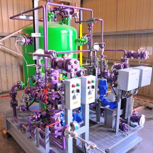 Kompaktes, anschlussfertiges Dosier-Skid mit zwei robusten Hydraulik-Membrandosierpumpen Orlita MfS zur Dosierung von Korrosionsinhibitoren