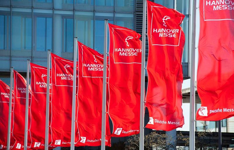 Phönix aus der Asche! Die Hannover Messe hat heute ihre Tore nach zwei Jahren coronabedingter Abstinenz wieder geöffnet. Aber es gibt auch Wermutstropfen. Bundeskanzler Olaf Scholz sprach im Rahmen der Eröffnungszeremonie. Hier eine Zusammenfassung.