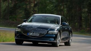 Die elektrische Fünf-Meter-Limousine Genesis G80 kostet mindestens 72.200 Euro. (Bild: Genesis)