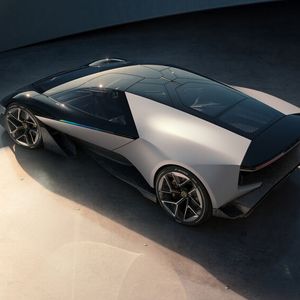 Den Theory 1 kennzeichnen riesige Glasflächen und großzügige Durchblicke etwa aufs Fahrwerk.(Bild:  sp-x)