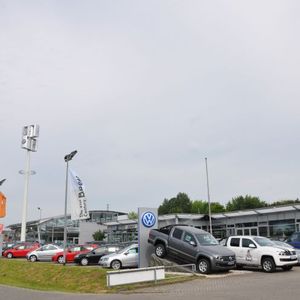 Die Ausstellungsräume des Autohauses Südbeck liegen entlang der Daimlerstraße in Cloppenburg.(Foto:  Richter)