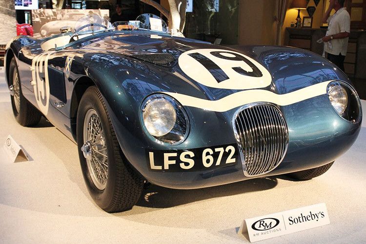 Auch die einzigen Jaguar und Porsche der Top Ten können mit geschichtsträchtigen Fakten aufwarten. So ist der Jaguar C-Type von 1953 (Platz sechs, 13,2 Millionen Dollar) einer von nur drei produzierten Werksrennwagen. (Foto: Classic-Analytics)