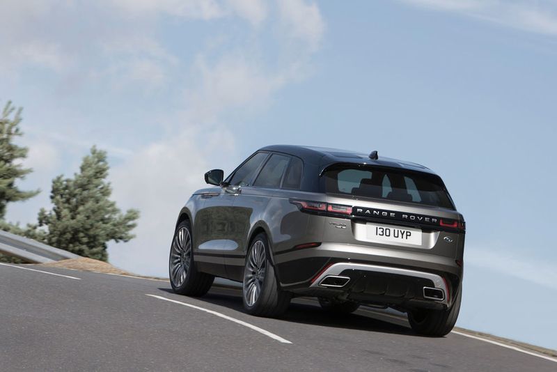 Der Velar ist mehr als zehn Zentimeter niedriger als der Range Rover Sport – was ihn zum Aerodynamik-Champion der Marke macht. (Land Rover)