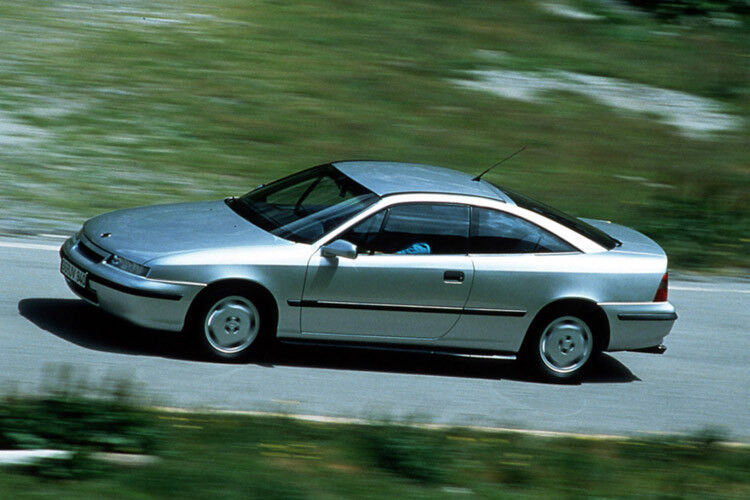 Im Juni 1990 erlebt der Calibra seinen Verkaufsstart in Deutschland mit zwei Motoren und zwei Antriebsarten. (Foto: Opel)