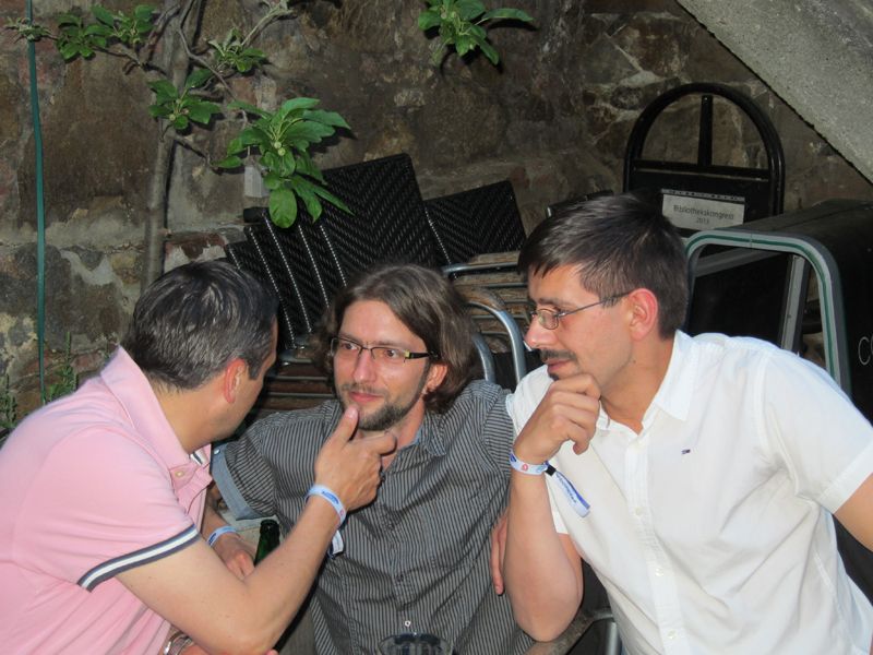 Bestimmt erzählte Pellegrino den Jungs was Interessantes. (Bild: IT-BUSINESS)