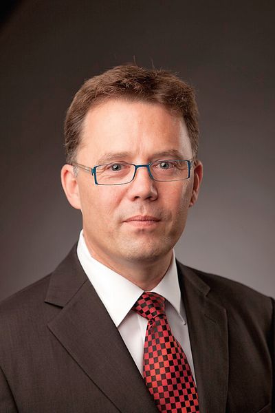Ulrich Moser, zuständig für Vertriebscontrolling bei IEF Werner: „Projektziel ist, dass die Servopresse sich weitgehend selbst konfiguriert.“ (Bild: IEF Werner)