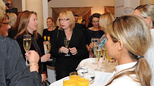 Silvia Lulei (Chefredakteurin »Gebrauchtwagen Praxis«) verrät noch nicht, wer die Gewinner der beiden Awards sind. (Archiv: Vogel Business Media)