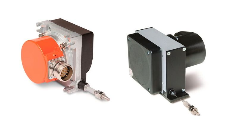 Für die Seilzuggeber SG31 (links) und SG61 bietet Siko jetzt optional den Einbau von kompakten Neigungssensoren an. Was das für die Praxis heißt, erfahren Sie im nebenstehenden Beitrag.