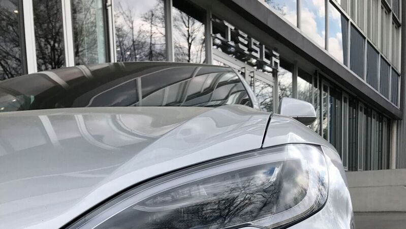 Nach der Preissenkung für Tesla-Neuwagen kommen die Preise für gebrauchte Tesla-Modelle unter Druck. Auch gebrauchte BEV-Modelle anderer Hersteller könnten preislich unter Druck geraten.