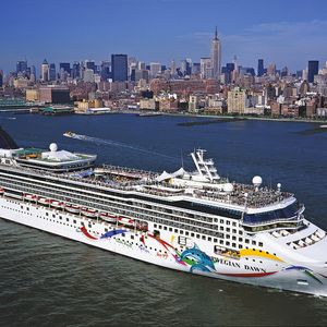Bild 1: Ob vor der Skyline von New York oder im Nordatlantik: Durch die neue Technik können Schiffsmotoren weltweit schnell gewartet werden.