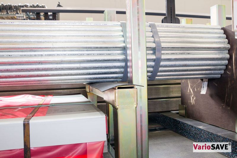 Doppelstockbeladung: Mittels horizontaler Verbindungselemente lässt sich im Nu eine zweite Ladeebene einziehen. (Elting)