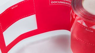 OM-Klebetechnik zeigt auf der diesjährigen Fachpack unter anderem sein Sortiment aus dem Bereich Dokumentenschutz. (OM-Klebetechnik)