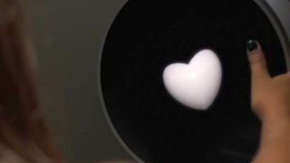 Früher gab's mal eine Packung Mon Chérie: Künftig muss ein Jibo-Herzl reichen. (Jibo)