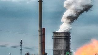 HKM steht für Hüttenwerke Krupp Mannesmann und gehört zu 50 Prozent zu Thyssenkrupp Steel Europe. Nun hat man entschieden, HKM zu verkaufen, weil Thyssenkrupp das Stahlgeschäft verschlanken möchte. Viele Mitarbeiter bangen um den Job ... (Bild: HKM)