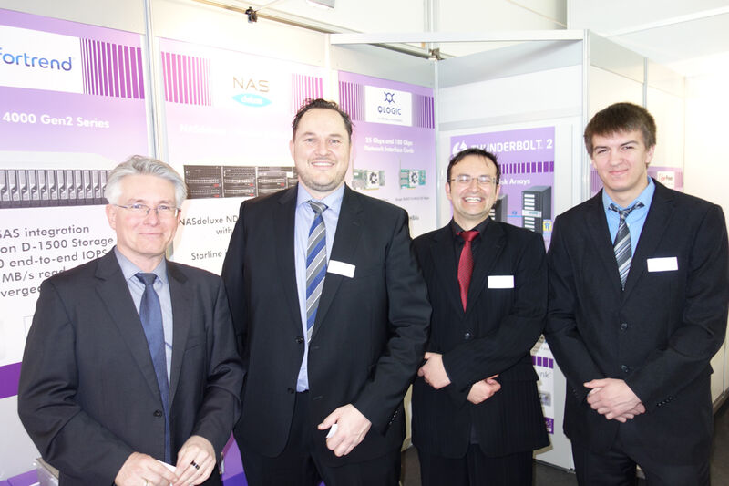 (v. l.) Achim Heisler, A-H-S, mit Bernd Widmaier, Sebastian Walter und Ivo Vukelic, starline (Bild: IT-BUSINESS)