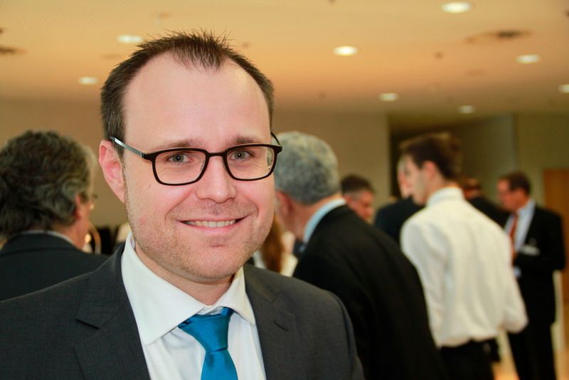 Philipp Ramin, stellv. Geschäftsführer des Münchner Kreis, war von der Qualität der Gespräche begeistert. Das Konferenzziel, eine internationale Diskussion über die deutsche Industrie 4.0 zu initiieren, kam bei den Teilnehmern gut an. (Bild: Moßner)