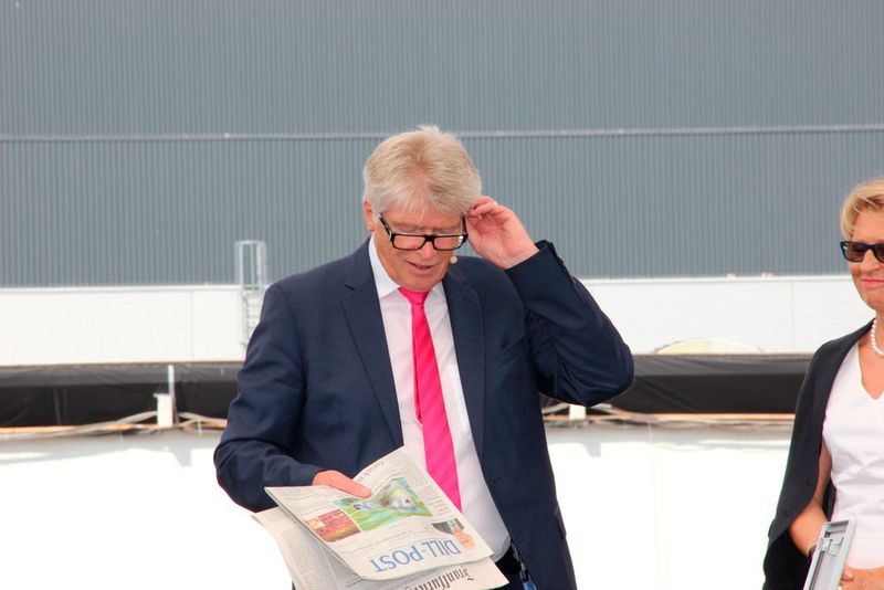 ... die Dill-Post und die Frankfurter Allgemeine... (Reinhold Schäfer)