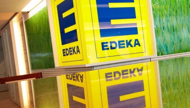 Platz 27 des Rankings der wertvollsten deutschen Marken belegt Edeka. Der Hamburger Lebensmitteleinzelhändler erwirtschaftete im vergangenen Jahr 46,2 Milliarden Euro Umsatz und beschäftigte 327.900 Mitarbeiter. Das Bild zeigt den Empfang der Edeka Zentrale in Hamburg. (Bild: Edeka)