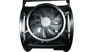 Ein gewaltiger 25-Zentimeter-Lüfter bläst kühle Luft durch das Design-Gerippe. (Archiv: Vogel Business Media)