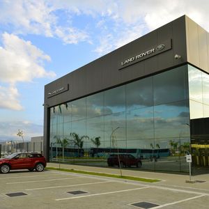Jaguar Land Rover hat heute (14. Juni) seine neue Produktionsstätte mit einem Ausbildungszentrum im brasilianischen Bundestaat Rio de Janeiro eröffnet.(Bild:  Jaguar Land Rover)