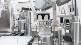 Der Einsatz von Robotik und KI ermöglicht eine Verringerung des Kontaminationsrisikos. (Bild: Steriline)