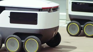 Roboter, autonome Fahrzeuge und andere IoT-Geräte benötigen leistungsstarke Edge-Infrastrukturen, die Unternehmen inzwischen auch As-a-Service beziehen können. (Bild: frei lizenziert)