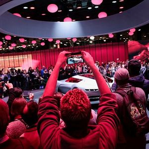 Die Mondial de l'auto 2018 lockte über eine Million Besucher in die Messehallen von Paris.(Bild:  Mondial de l'auto)