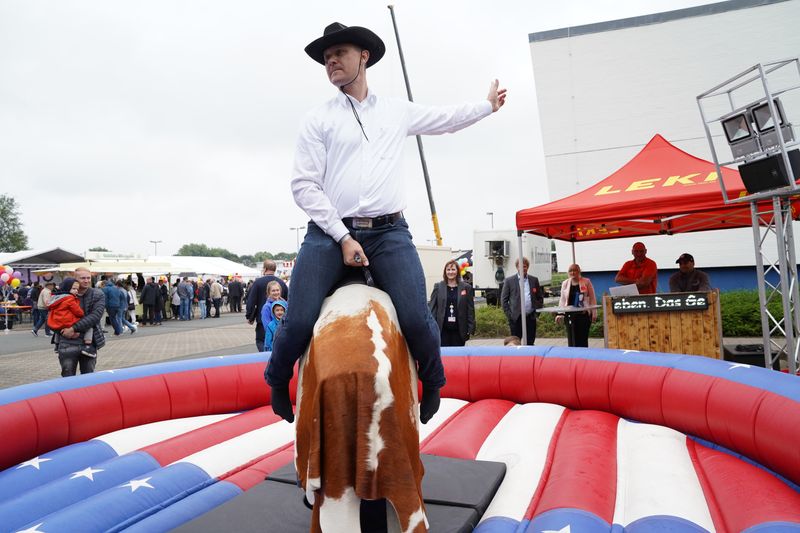 Peter Horstmann als aktiver Bull-Rider (Eno telecom)