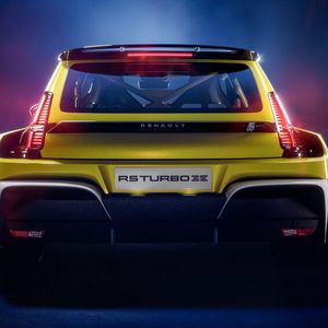 Die Kraft verteilt sich auf die beiden Hinterräder, die mit je einem 200 kW starken Radnabenmotor bestückt sind.(Bild:  Renault)