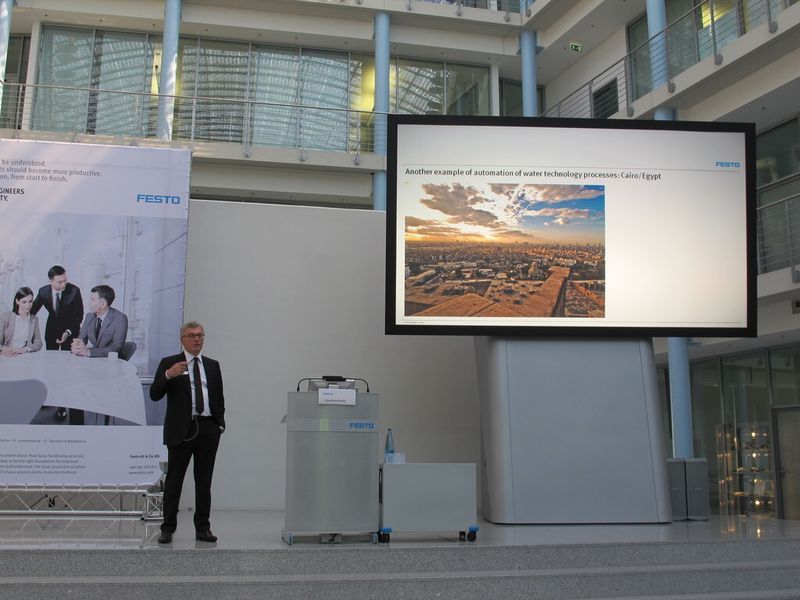 ...bevor GianPaolo Arosio (President of Region Europe) einen Überblick über Trends in der Prozessautomatisierung von Wasser-/Abwasser-Anlagen im Nahen und Mittleren Osten verschaffte. (Bild: Ernhofer/PROCESS)