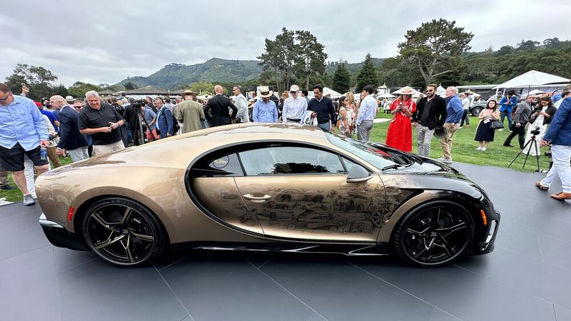 Auf dem Bugatti Chiron finden sich Skizzen aller wichtigen Bugatti-Modelle aus der gesamten Firmengeschichte. (Bild: Benjamin Bessinger)